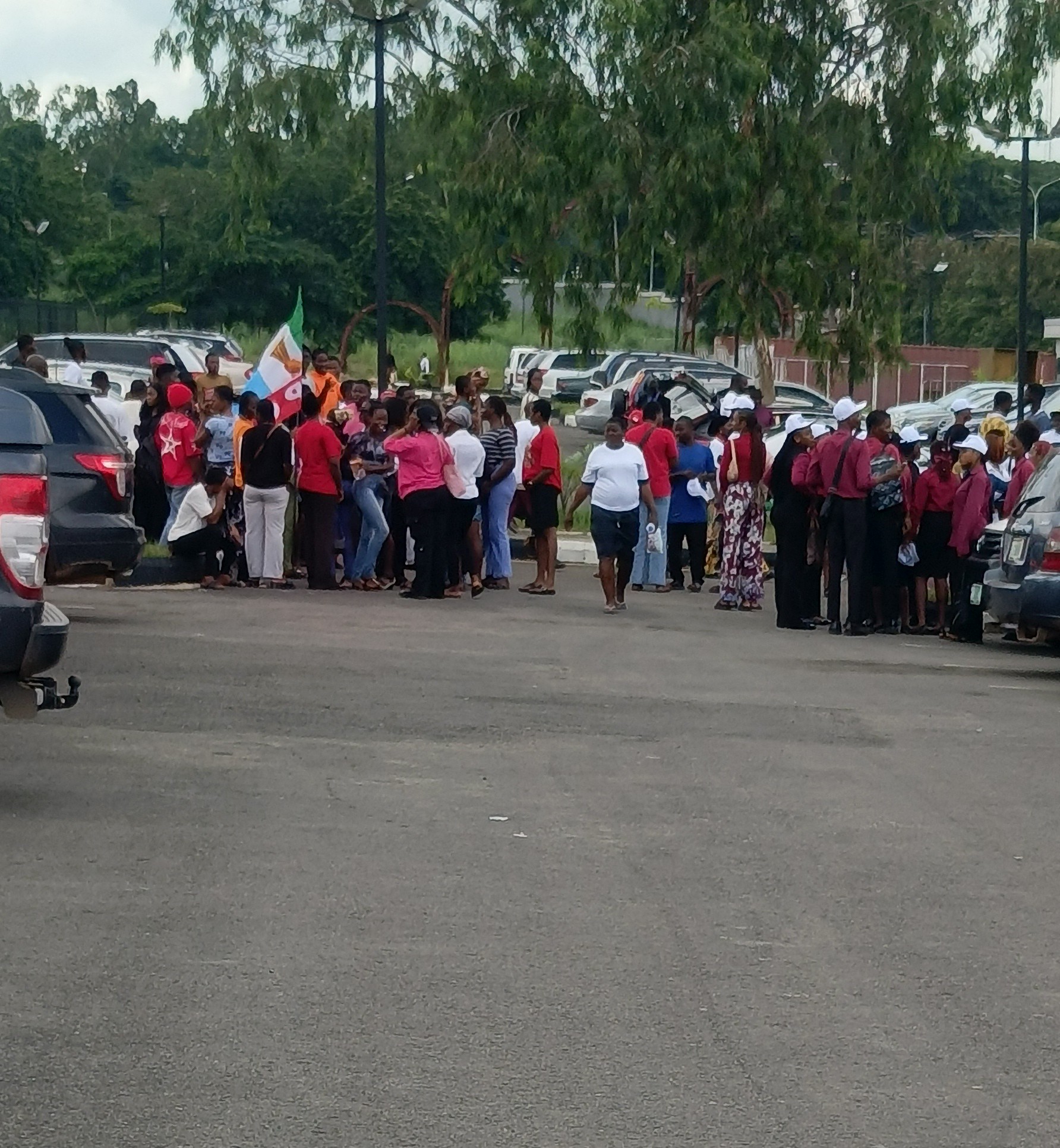 Controversy In Enugu As Bus Convoy Mobilizes ESUT Students From ICC To APC Political Rally At Okpara Square