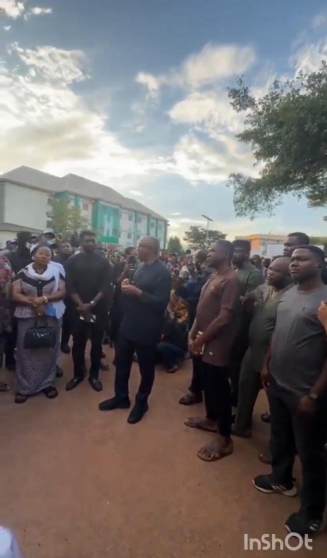 PETER OBI VISITS PARKLANE HOSPITAL IN ENUGU TO SUPPORT KIDNEY PATIENTS MOBILIZED BY OKWULUORA