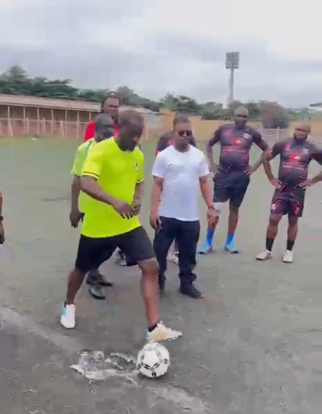 Chief Dr. Nweke Kingsley Chizoba (Odaa Opuo) Joins Friendly Football Match In Abakpa, Signals Readiness For Enugu East Representation