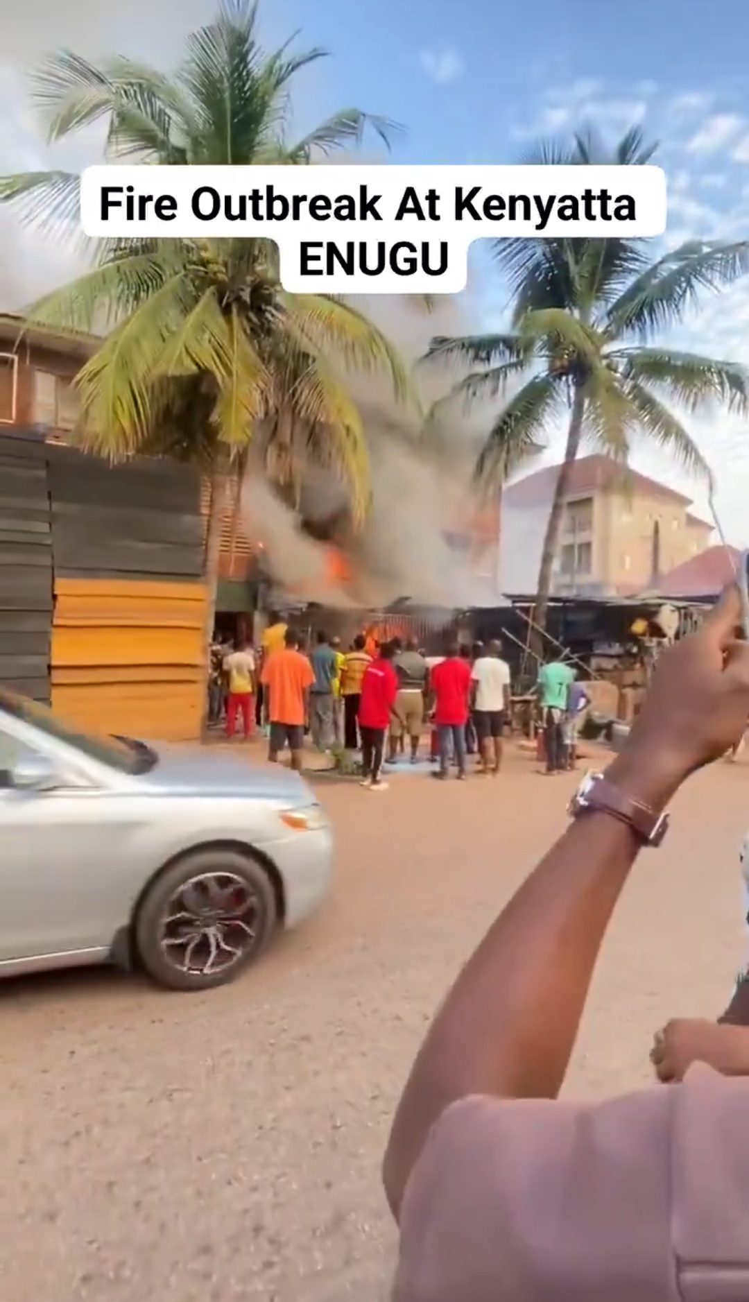 Enugu Traders Decry Fire Service Delay As Inferno Destroys Properties Near St. Mary’s Catholic Church Uwani