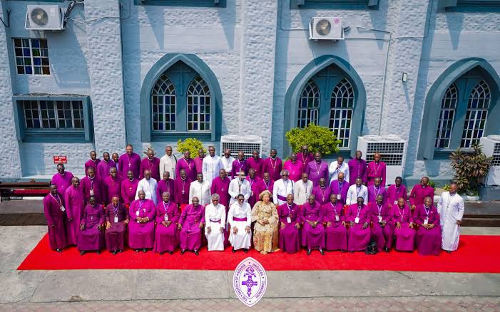 SACRILEGE AT THE ALTAR: Uproar in Enugu Cathedral as SSG Defends Governor Mbah's Failed 180-Day Water Promise, Prompting Demands for Canonical Sanctions Against the Bishop