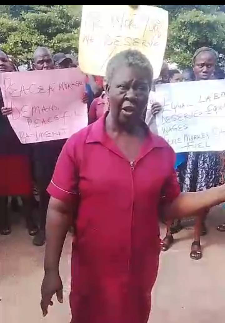 ESUT Teaching Hospital Non-Medical Staff Protest Over Alleged Non-Implementation of CONHESS