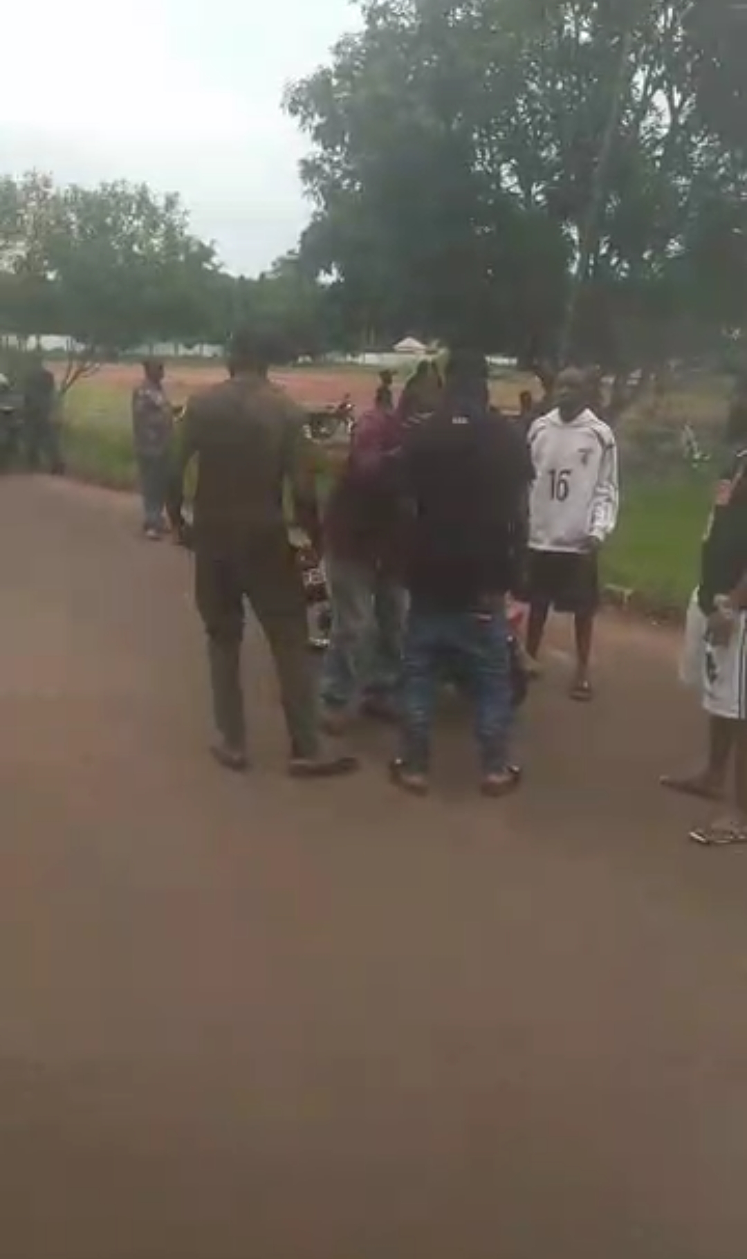 Backlash in Udenu: Obollo Youths Reject Ikeji Asogwa at Council Secretariat After Tekmo’s APC Campaign Push